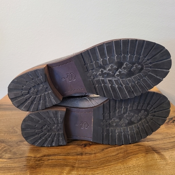 Matt Bernson Tundra Boot with Sheep Shearling - Picture 9 of 12